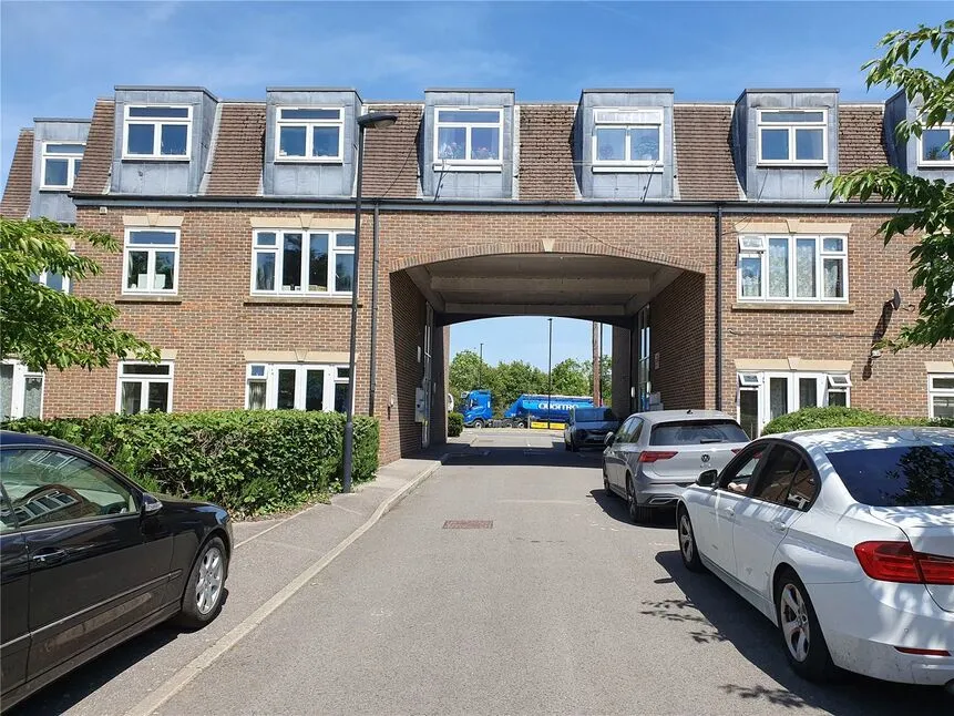 London Road, Slough, Berkshire, SL3, photo 6