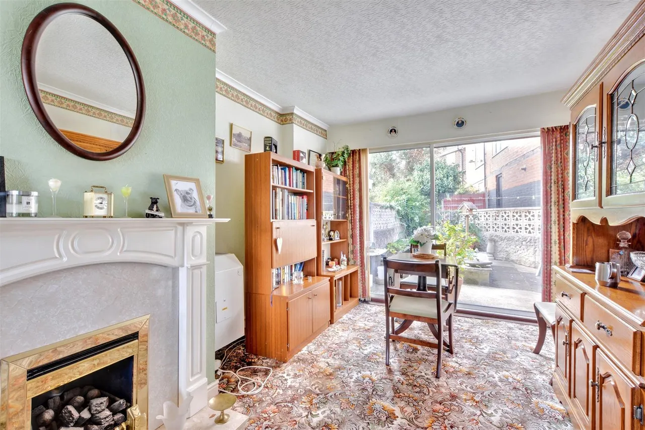 Adbolton Avenue, Gedling, NG4, photo 7