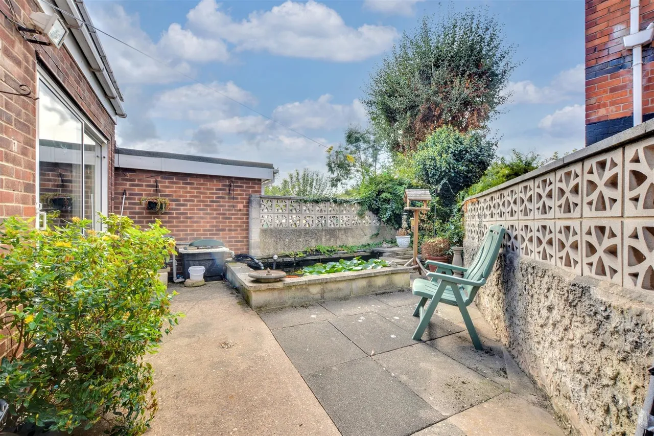 Adbolton Avenue, Gedling, NG4, photo 6
