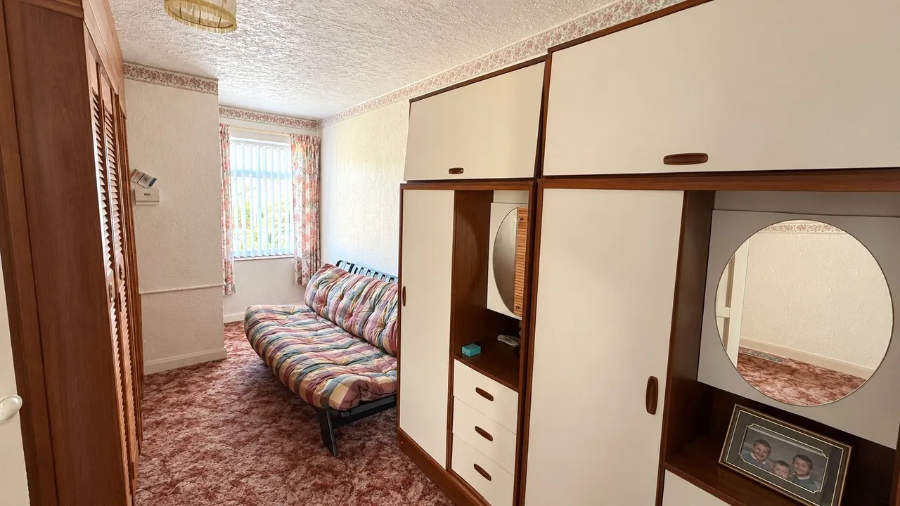 Kronsbec Avenue, Little Sutton, CH66, photo 18