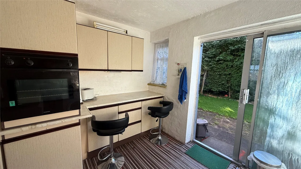 Kronsbec Avenue, Little Sutton, CH66, photo 6