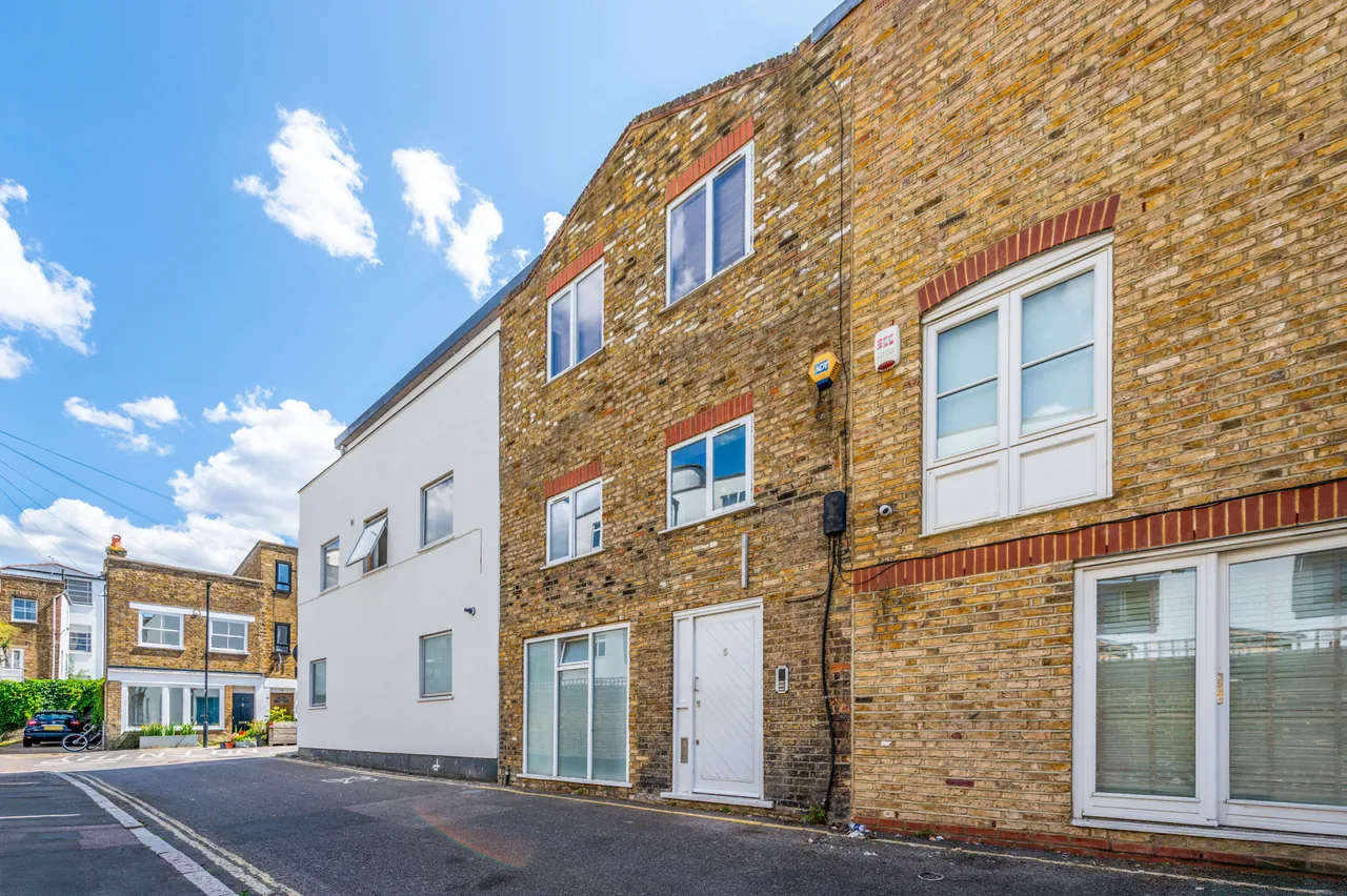 First Floor Flat, 5 Claylands Place, London, photo 8