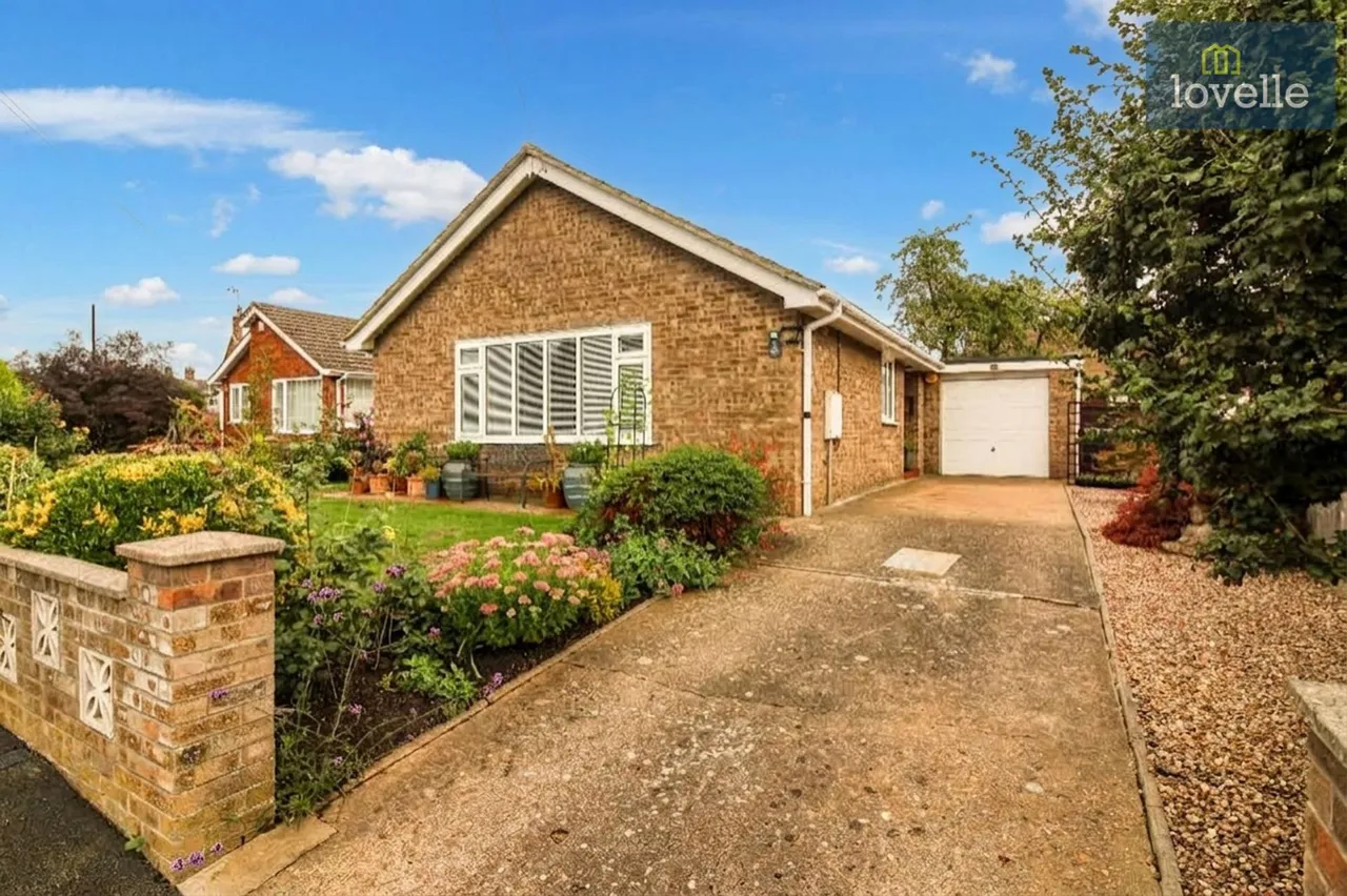2 bed house for sale, Orchard Close, Louth, LN11
