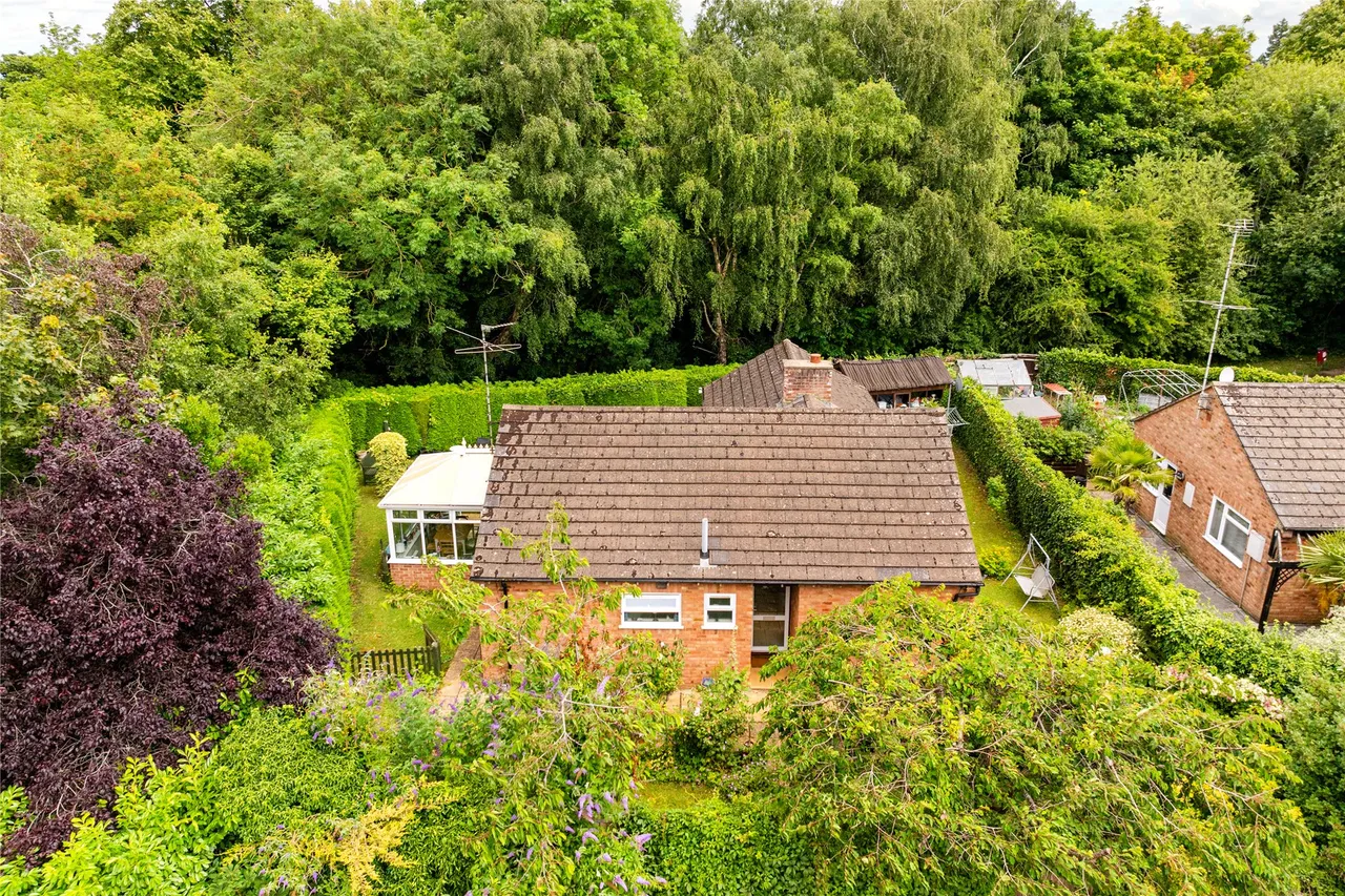 Station Terrace, Buckingham, MK18, photo 13