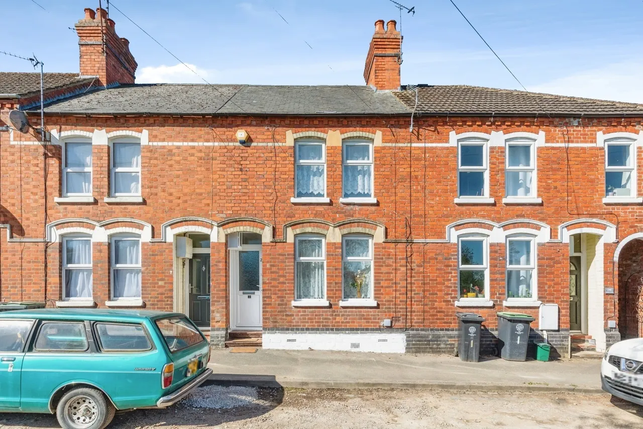 2 bed house for sale — Fletcher Road, Rushden, Northamptonshire, NN10
