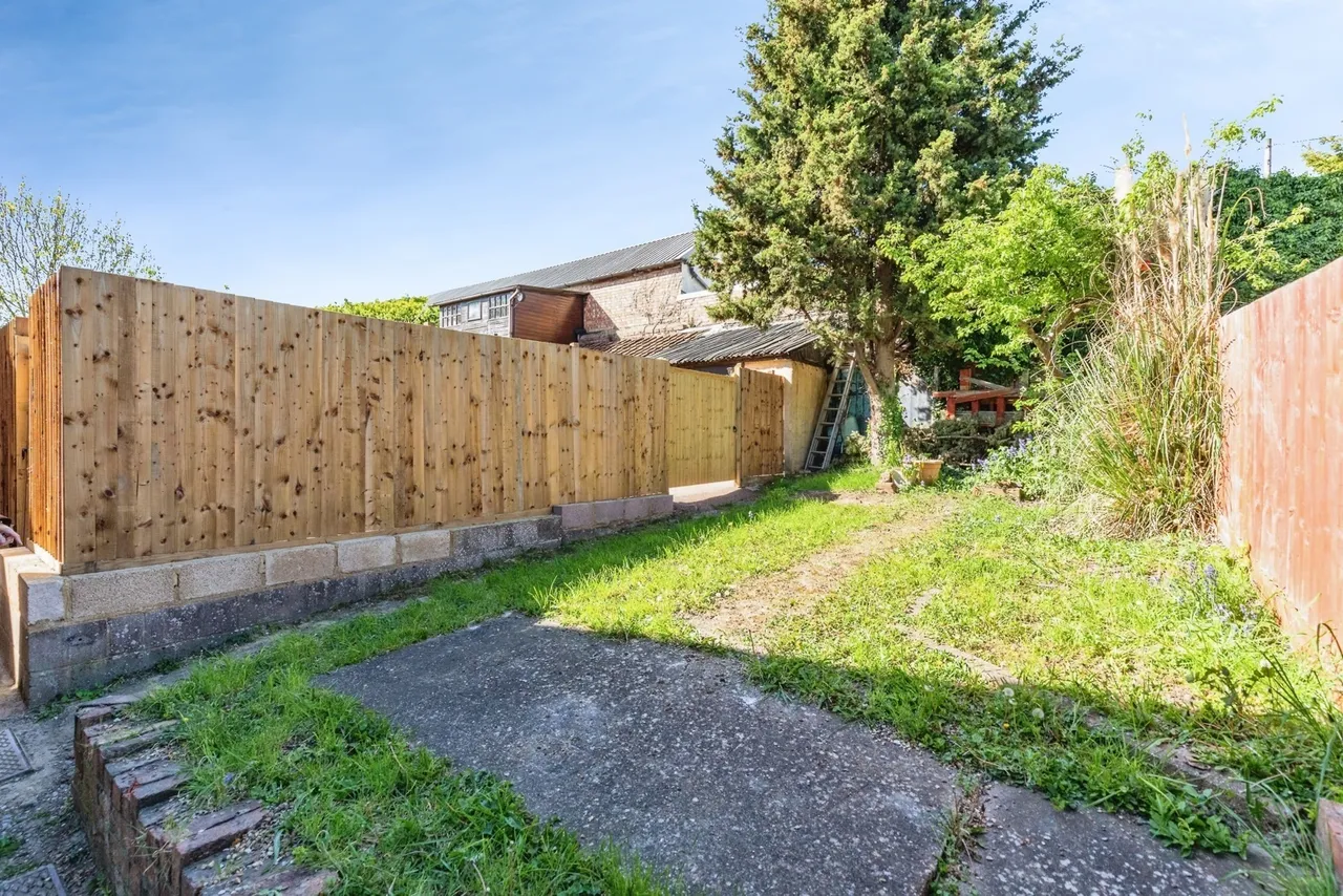 Fletcher Road, Rushden, Northamptonshire, NN10, photo 10