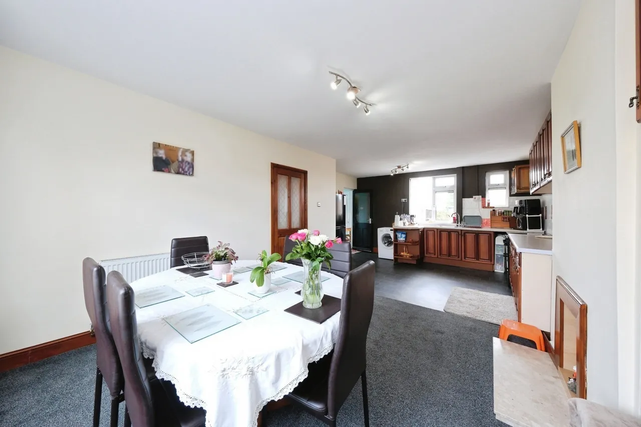 Daw Lane, DONCASTER, South Yorkshire, DN5, photo 2