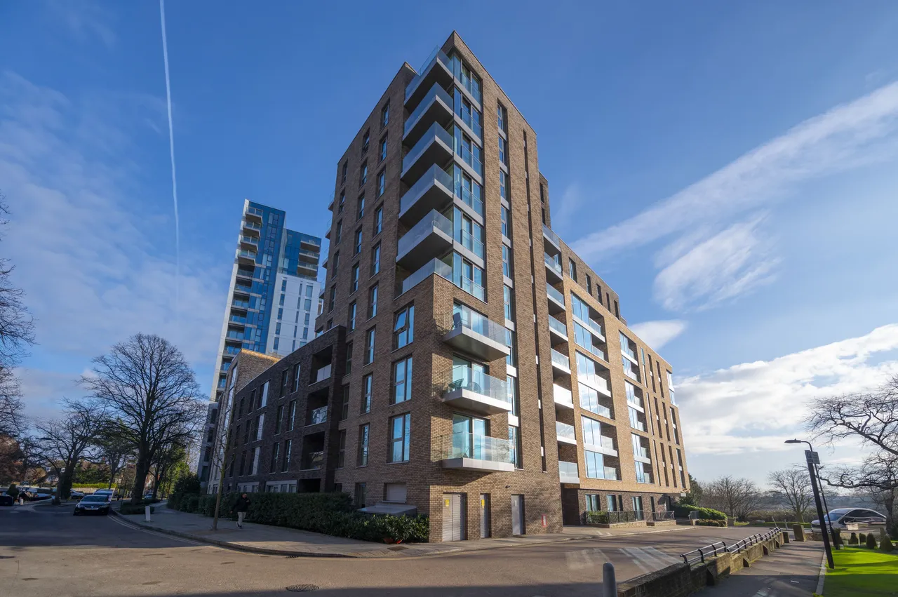 Flat 37, Sandpiper Building, 44 Newnton Close, London, photo 8