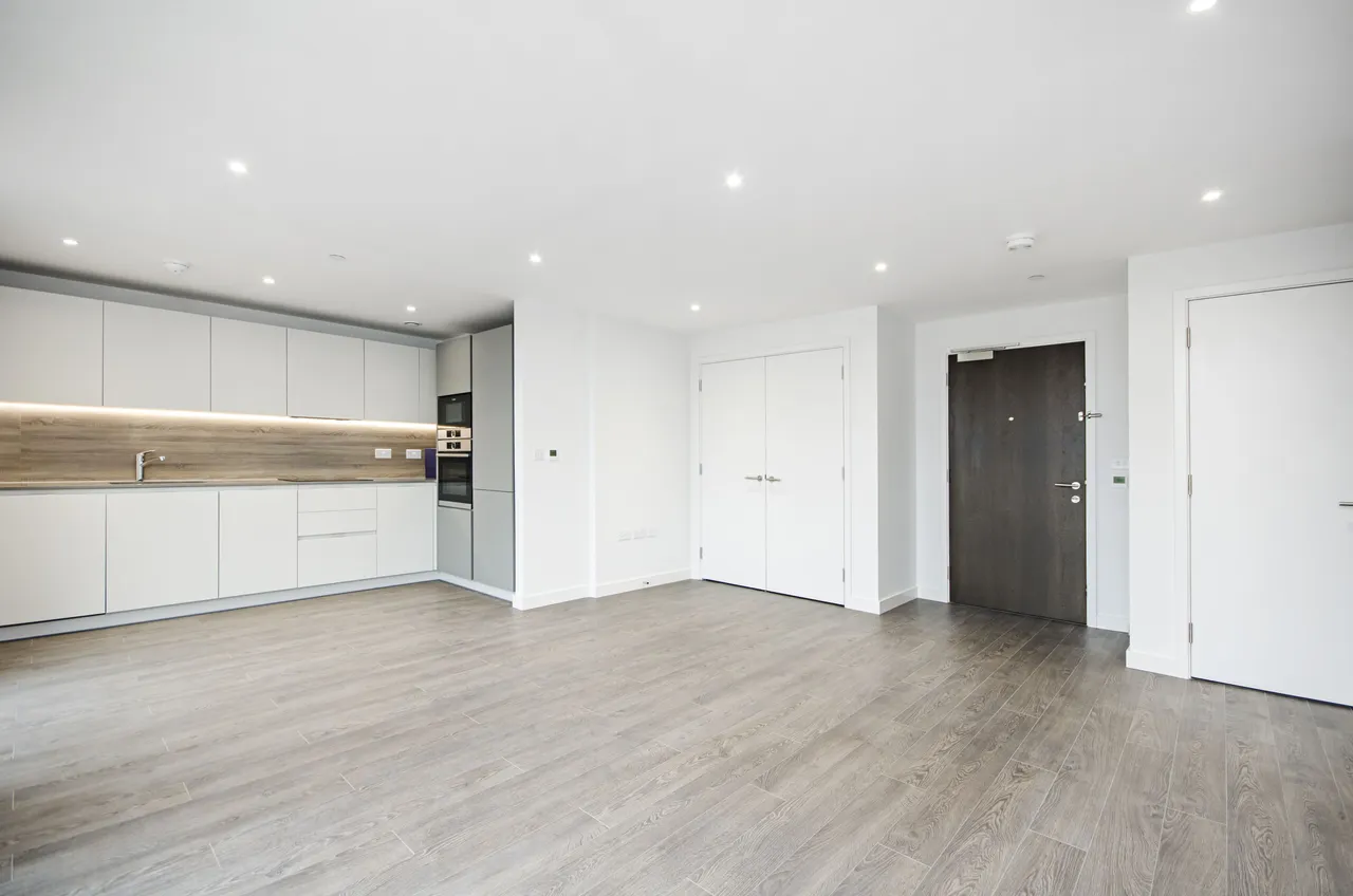 Flat 37, Sandpiper Building, 44 Newnton Close, London, photo 5