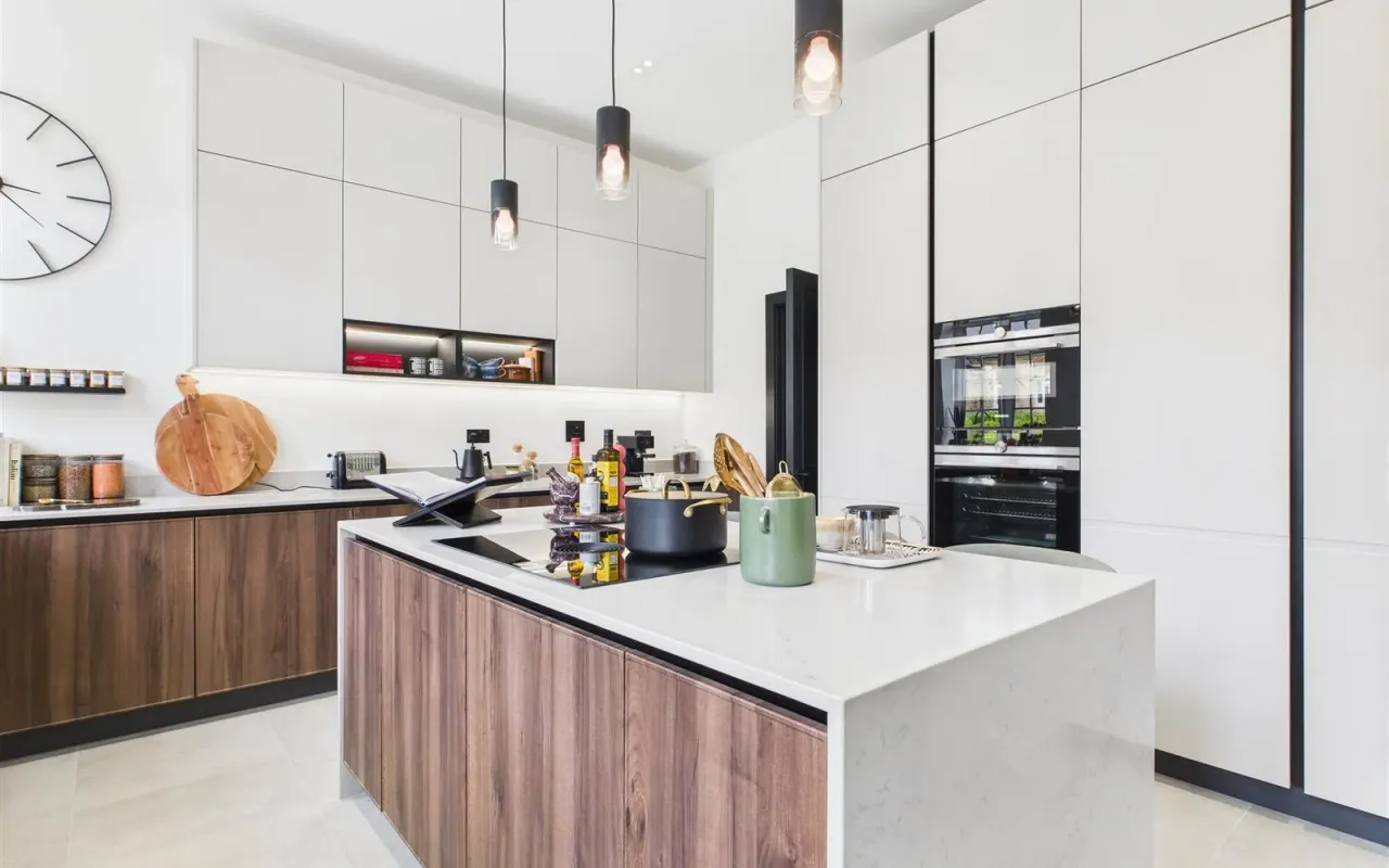 4 bed property for sale — Trent Park, Barnet, EN4