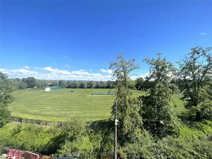 Pavilion View, GL20, photo 7