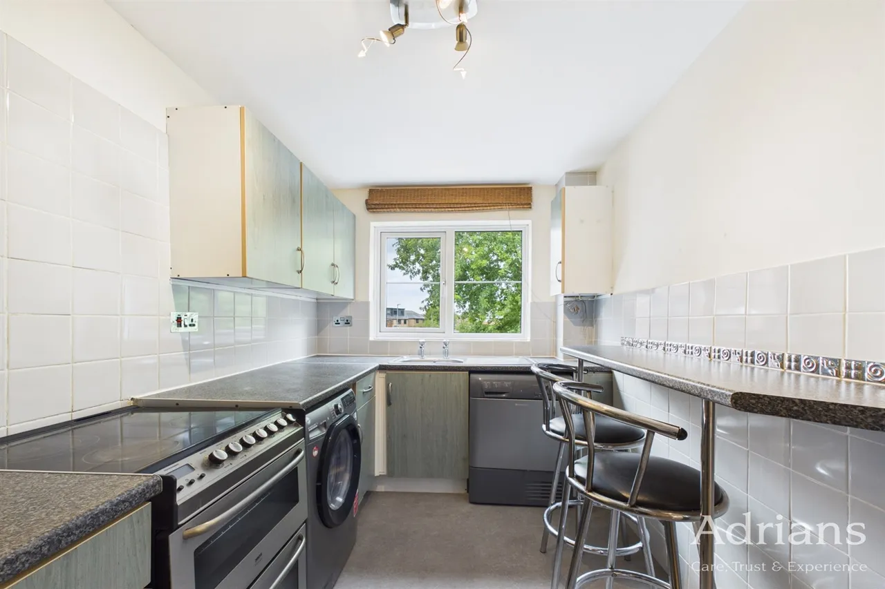 Crocus Way, Chelmsford, CM1, photo 9