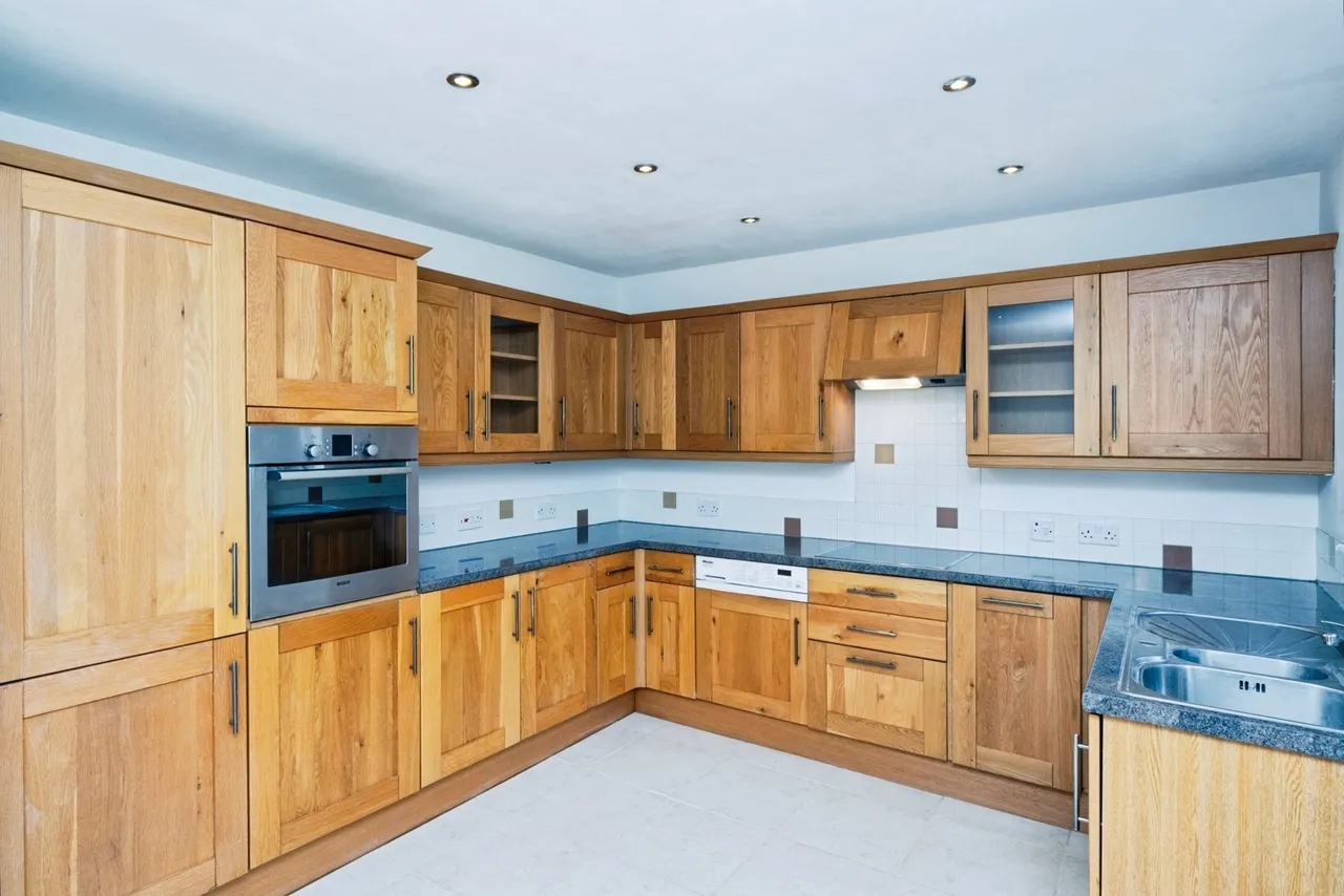 Brancote Gardens, Bromborough, CH62, photo 5