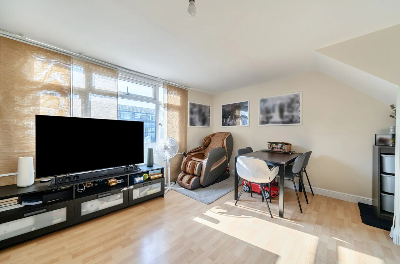 Worcester Close, Farnborough, Hampshire, GU14 8JW, photo 4