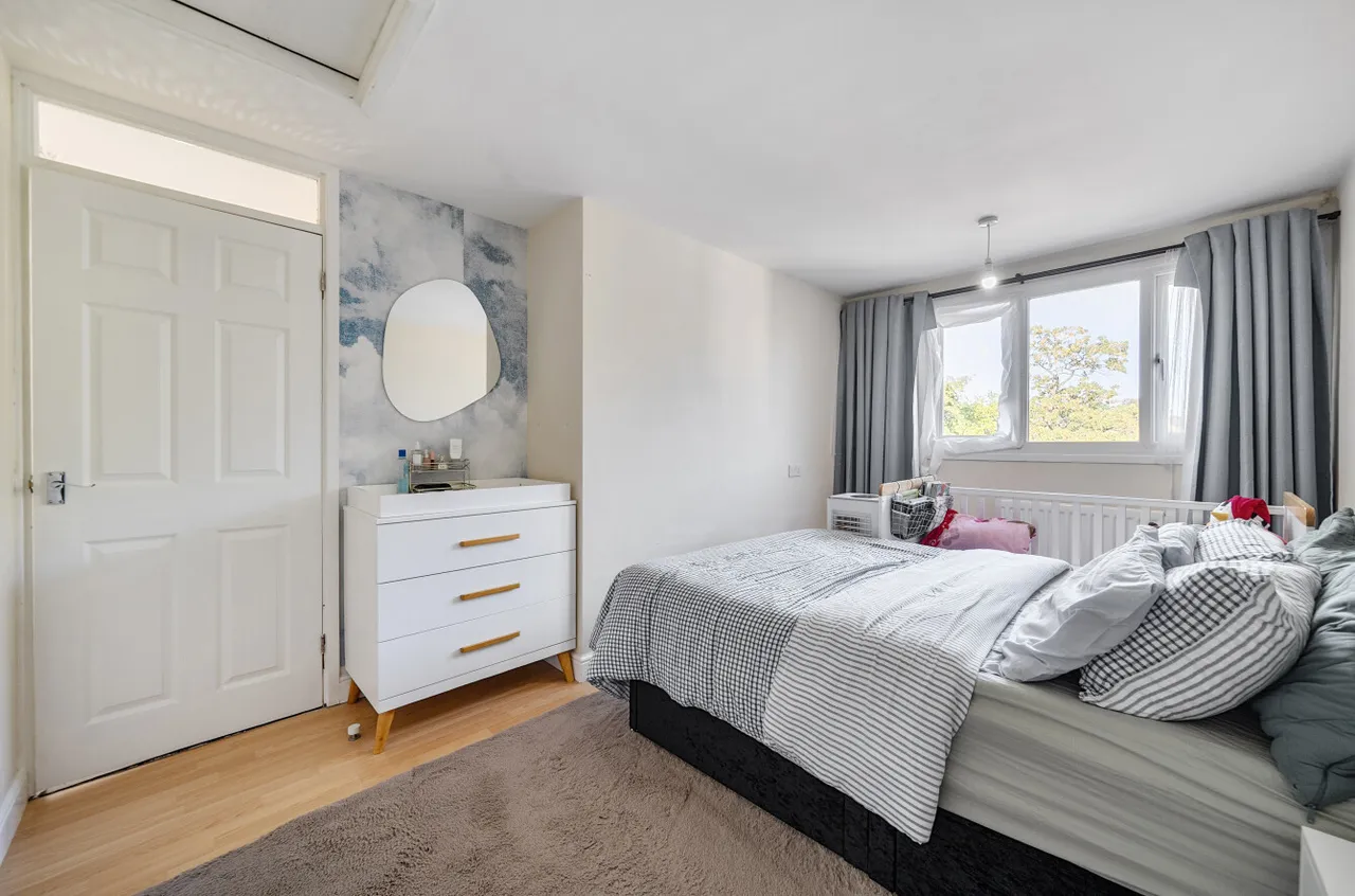 Worcester Close, Farnborough, Hampshire, GU14 8JW, photo 6
