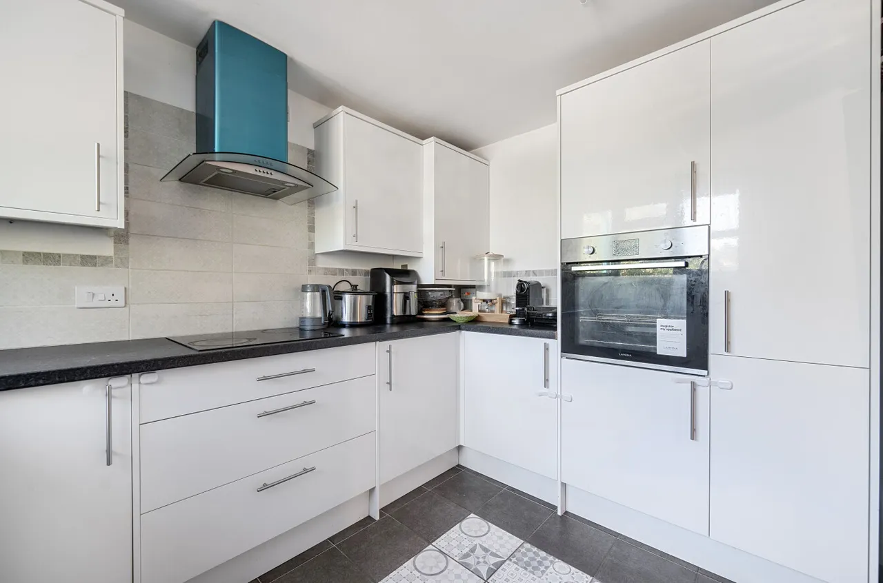 Worcester Close, Farnborough, Hampshire, GU14 8JW, photo 5