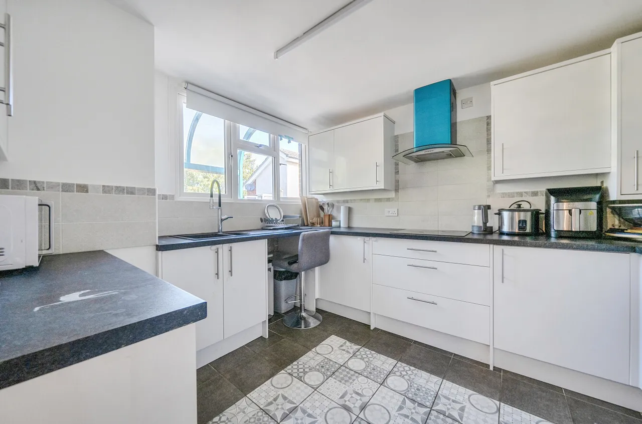 2 bed flat for sale — Worcester Close, Farnborough, Hampshire, GU14 8JW