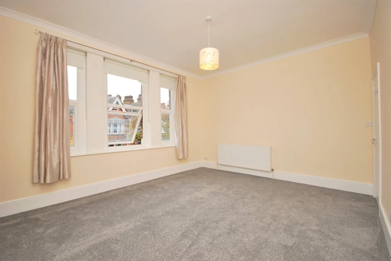 Half Moon Lane, London, SE24, photo 3