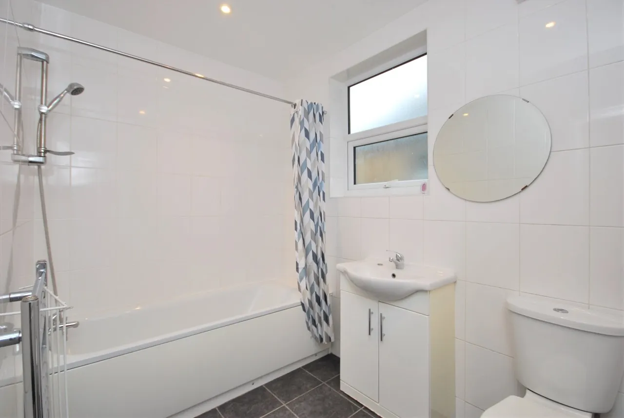Half Moon Lane, London, SE24, photo 5