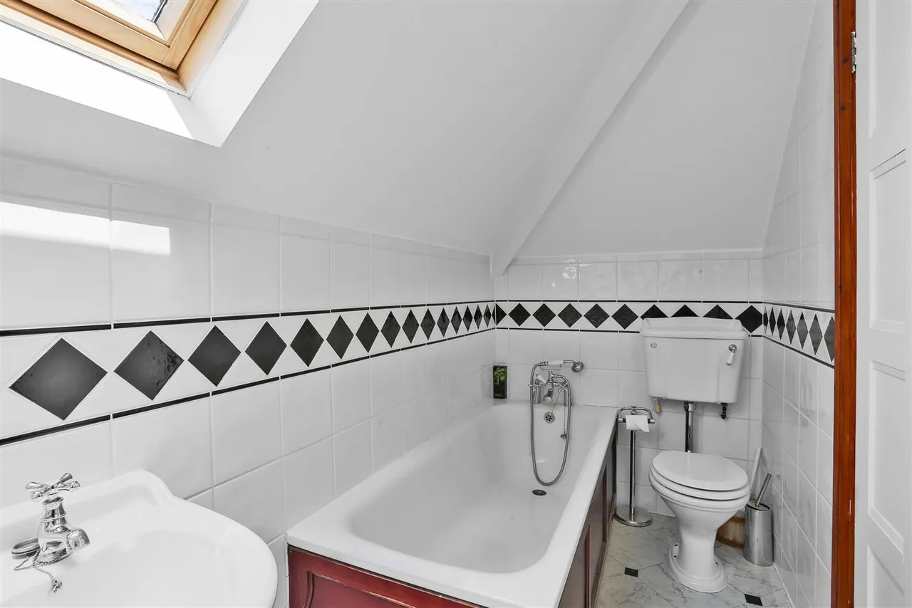 Cheyham Way, South Cheam, SM2, photo 44