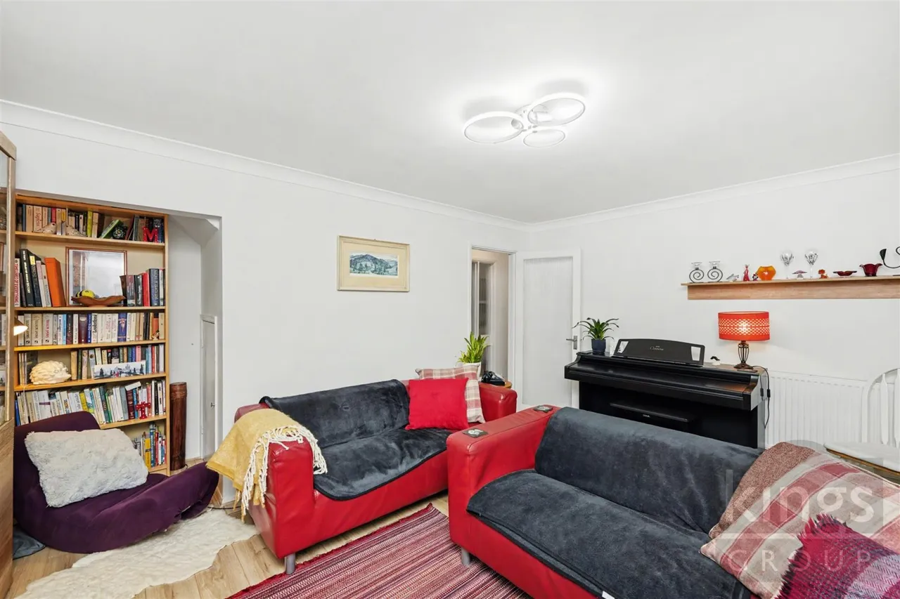 Westmeade Close, Cheshunt, photo 3