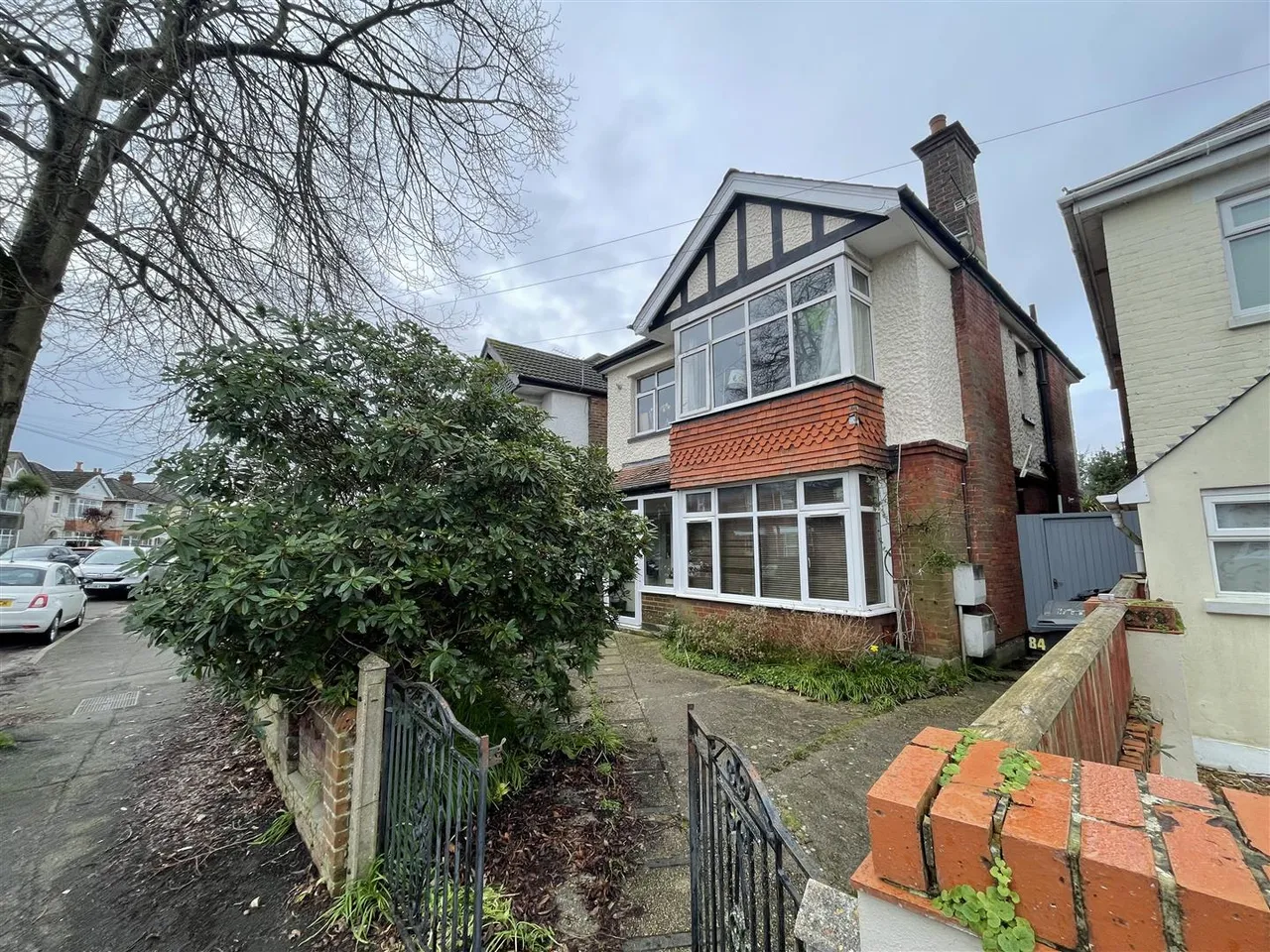2 bed flat for sale — 84 Edgehill Road Bournemouth Dorset BH9 2PH