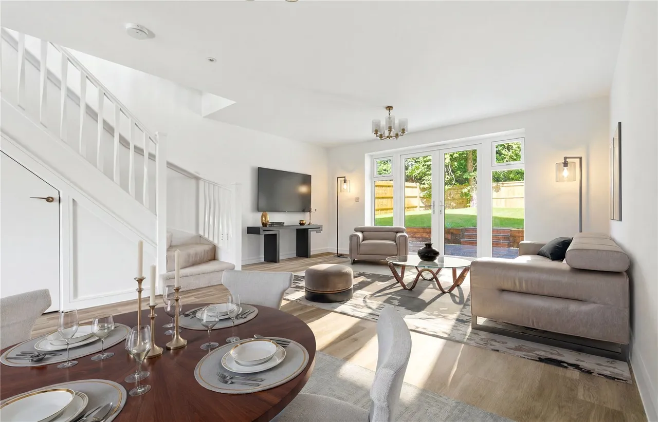 Bakeham Lane, Englefield Green, TW20, photo 2