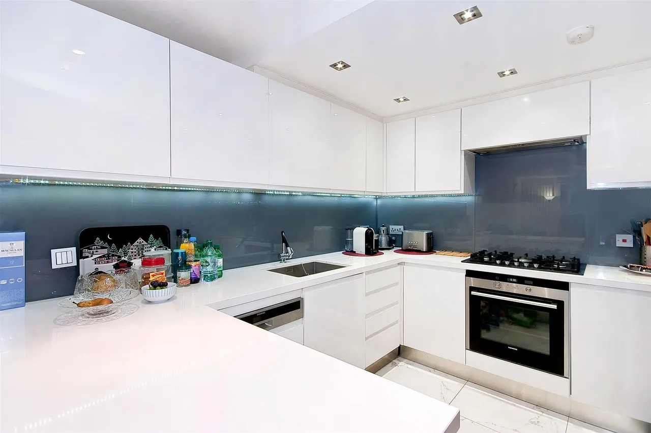 Harvey Lodge, Admiral Walk, London, W9 3TH, photo 2