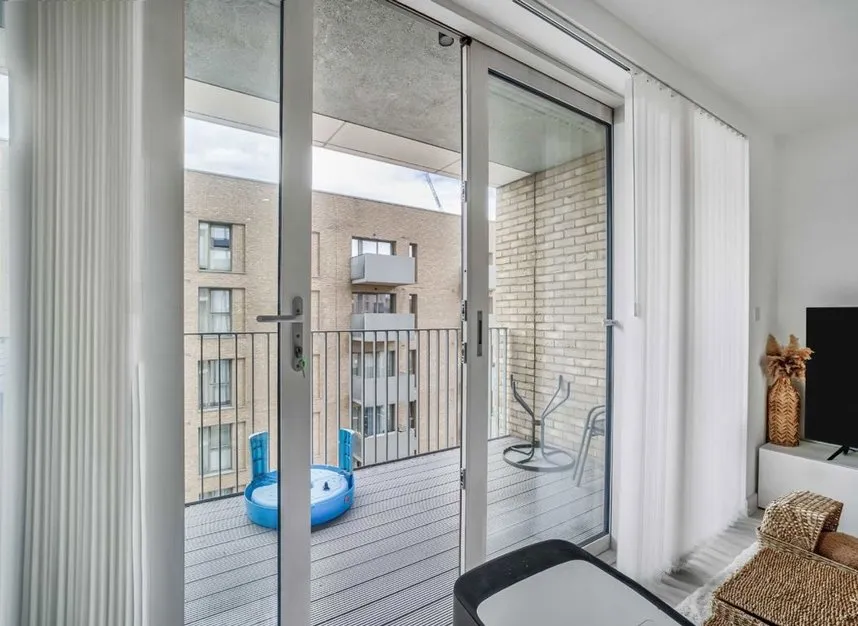 Moorhen Drive, West Hendon, NW9, photo 4