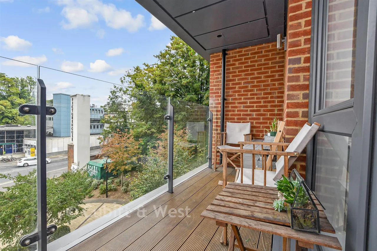 Marketfield Way, Redhill, RH1, photo 18