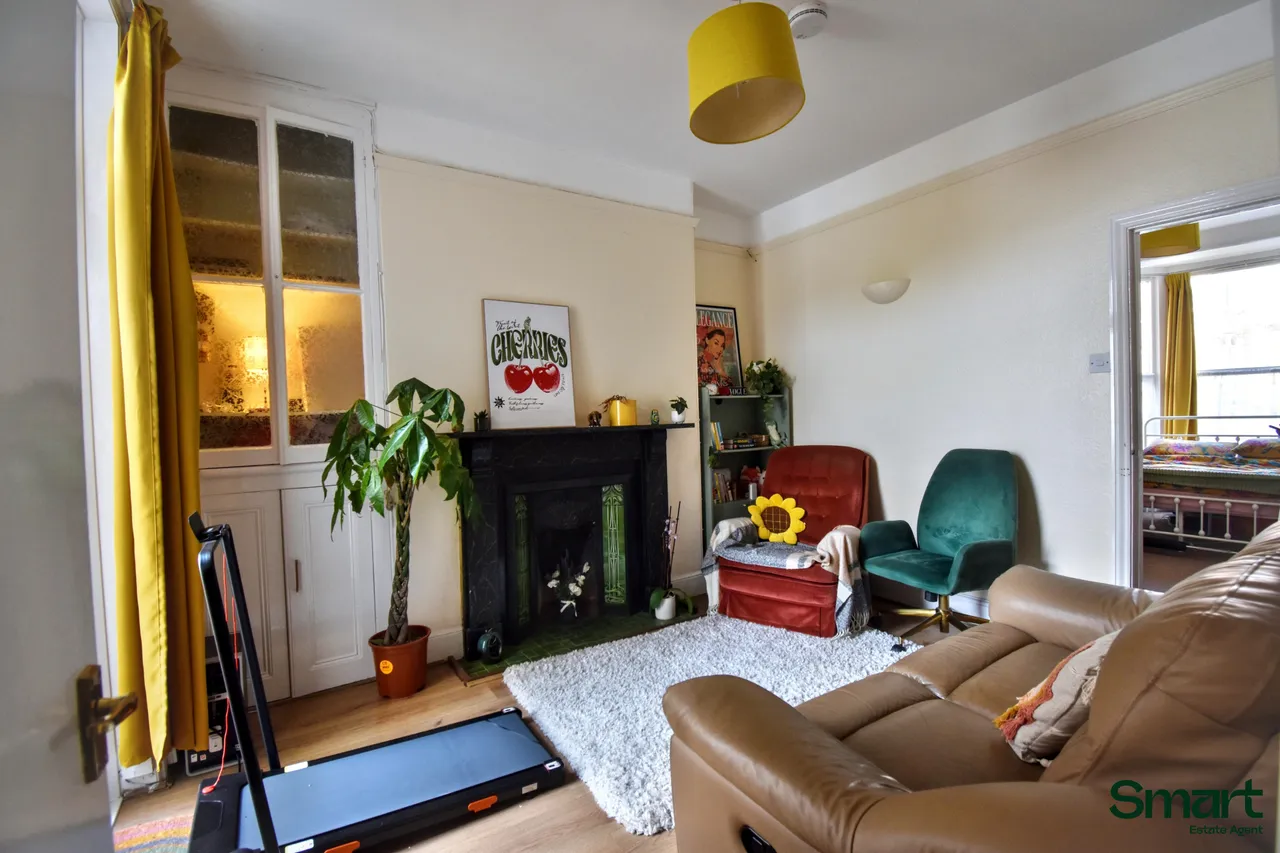 Alphington Road, Exeter, photo 4