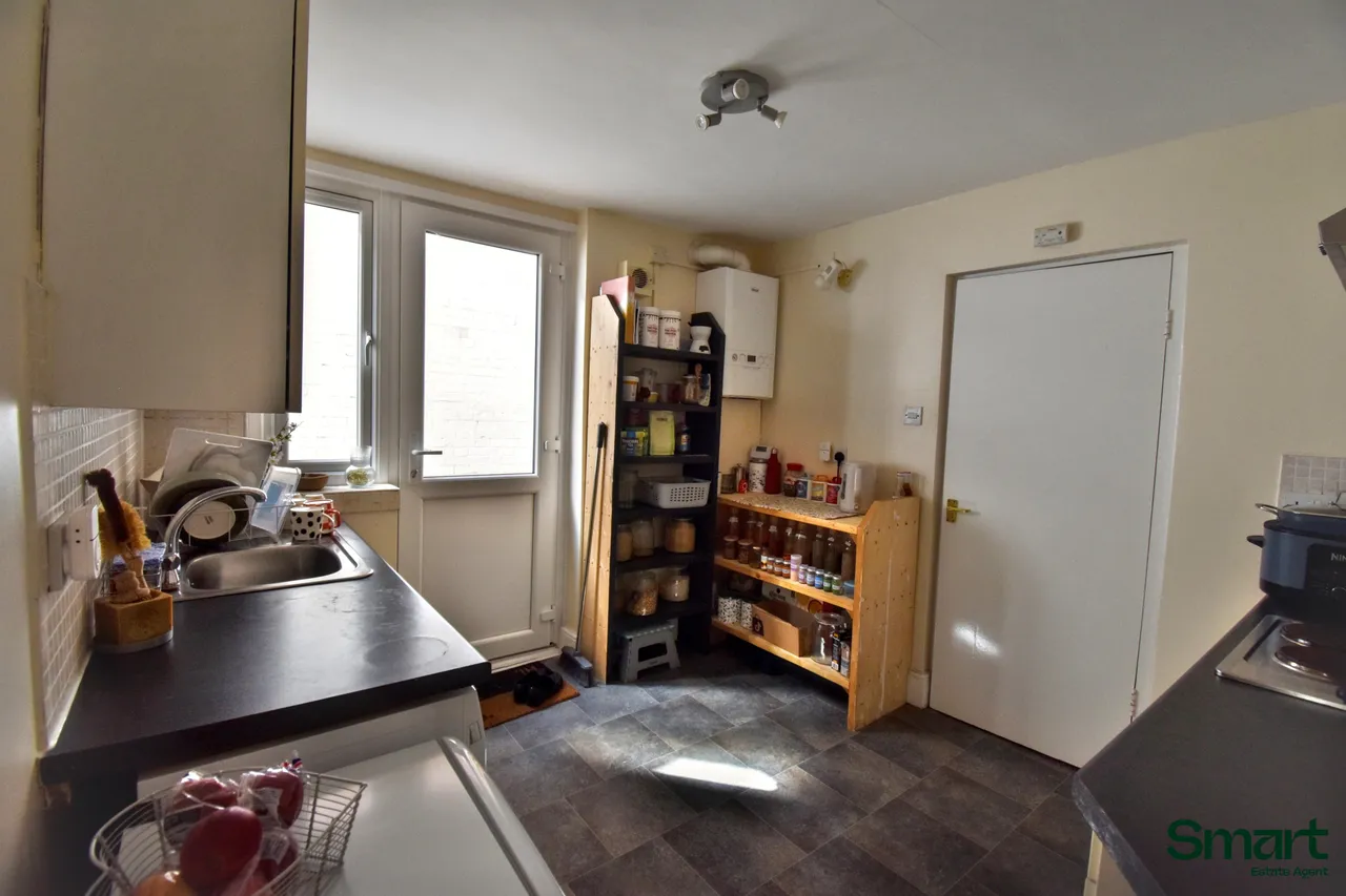 Alphington Road, Exeter, photo 6
