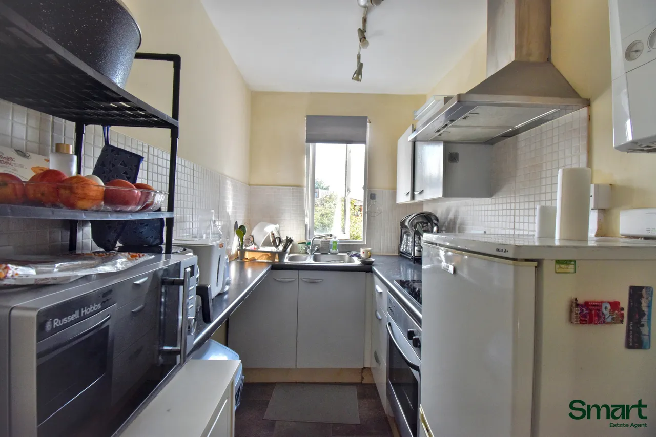 Alphington Road, Exeter, photo 14