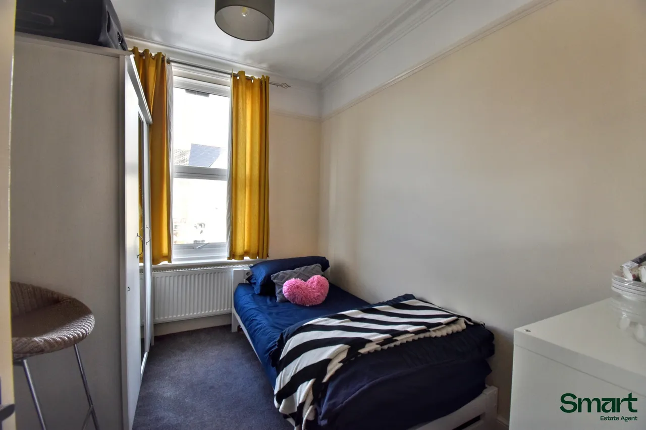 Alphington Road, Exeter, photo 11
