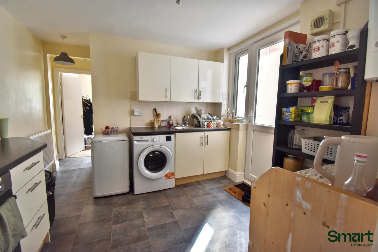 Alphington Road, Exeter, photo 8