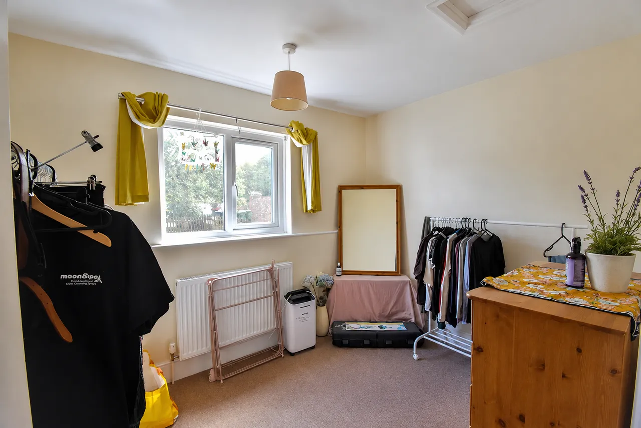 Alphington Road, Exeter, photo 7