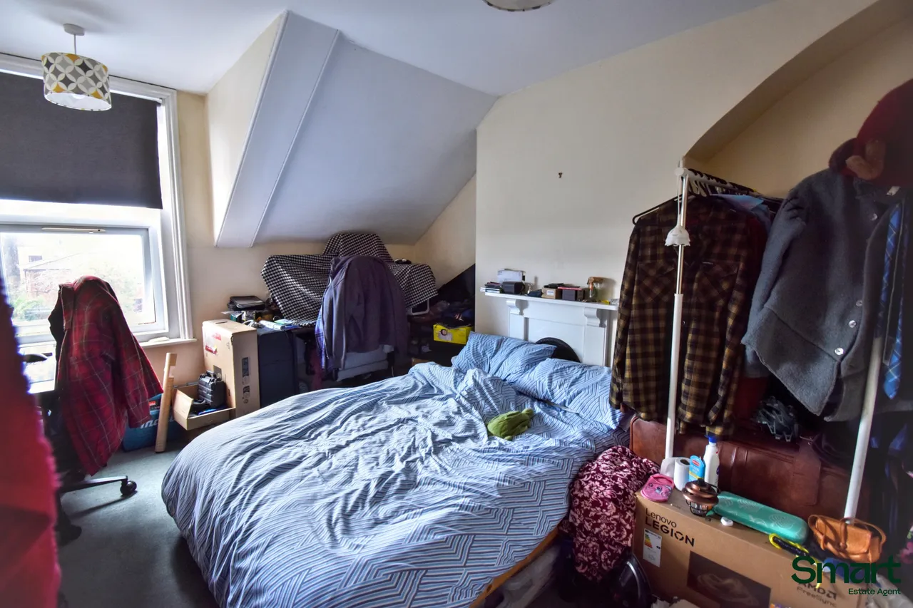Alphington Road, Exeter, photo 17