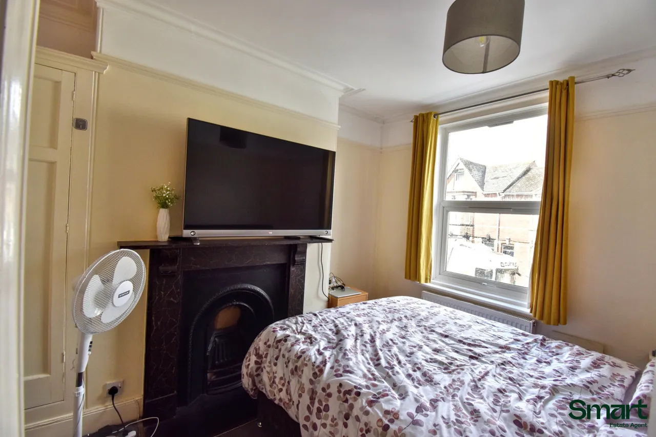 Alphington Road, Exeter, photo 12