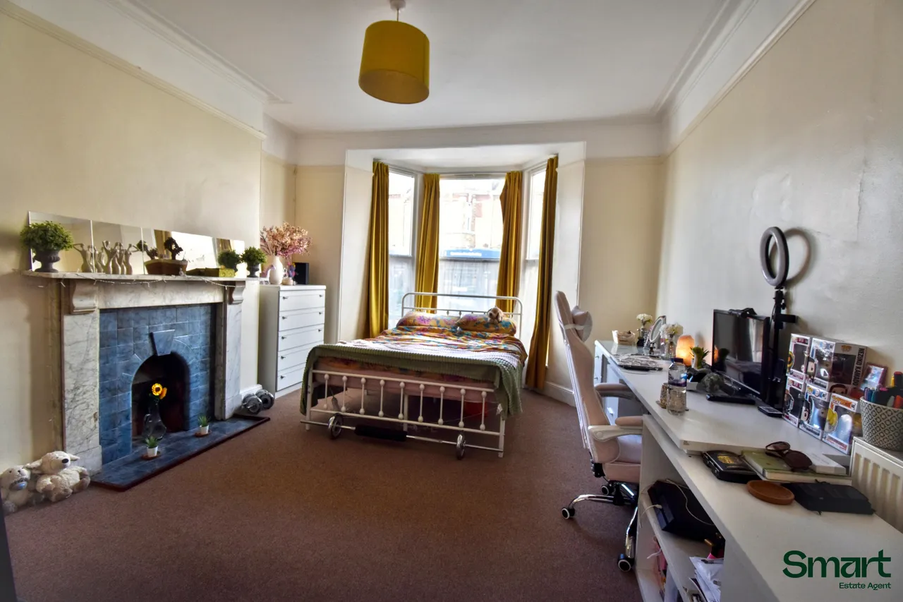 Alphington Road, Exeter, photo 10