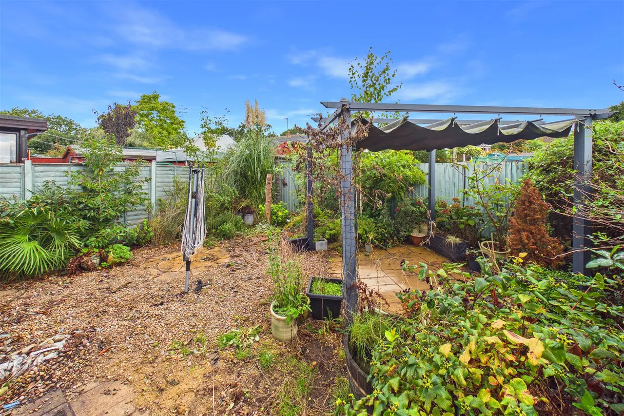 Dorothy Hodgkin Court, Beccles, NR34, photo 10