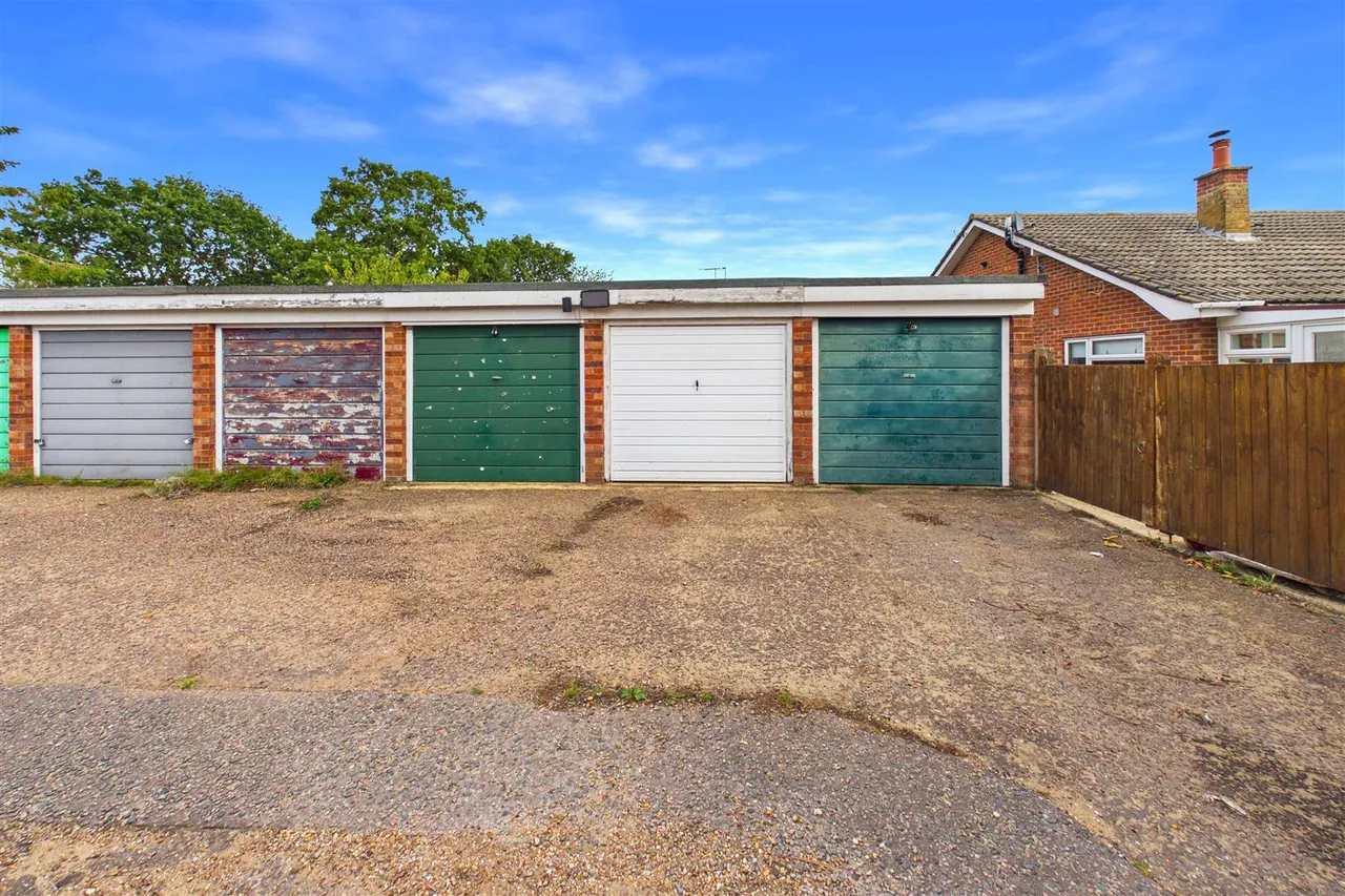 Dorothy Hodgkin Court, Beccles, NR34, photo 12