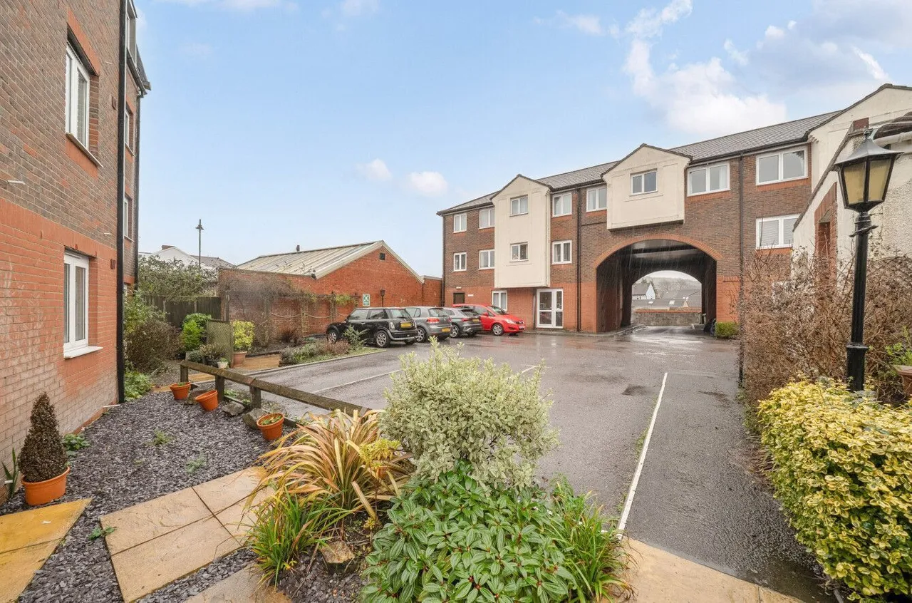 Chatham Court, Warminster, BA12, photo 13