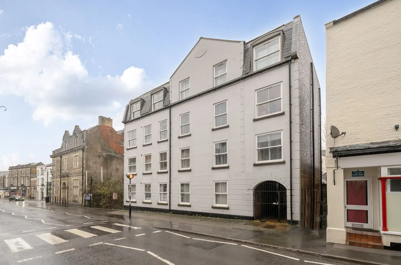 Chatham Court, Warminster, BA12, photo 18