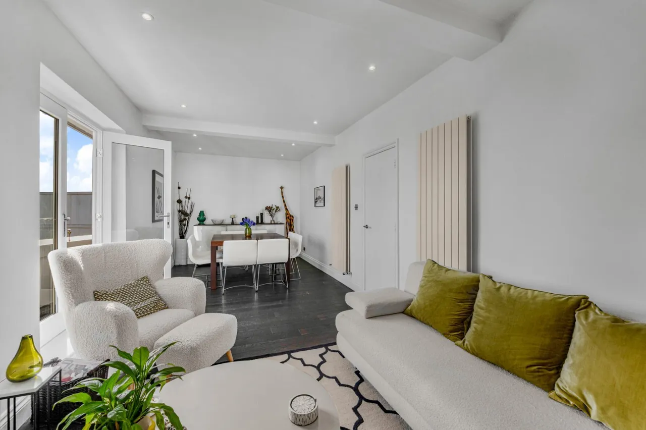 Saunders Ness Road, London, E14, photo 2