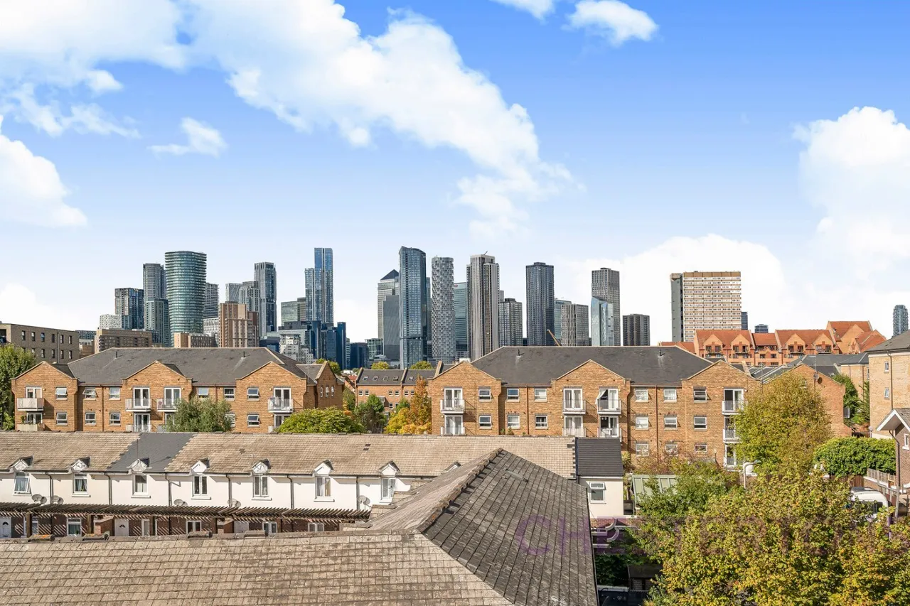 Saunders Ness Road, London, E14, photo 26