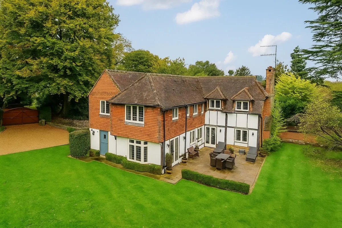 5 bed barn to rent — Gravelpits Lane Guildford GU5