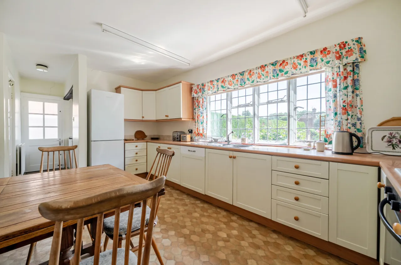 Cranmore Lane, Aldershot, Hampshire, GU11 3AP, photo 7