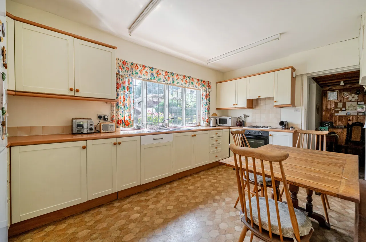 Cranmore Lane, Aldershot, Hampshire, GU11 3AP, photo 8