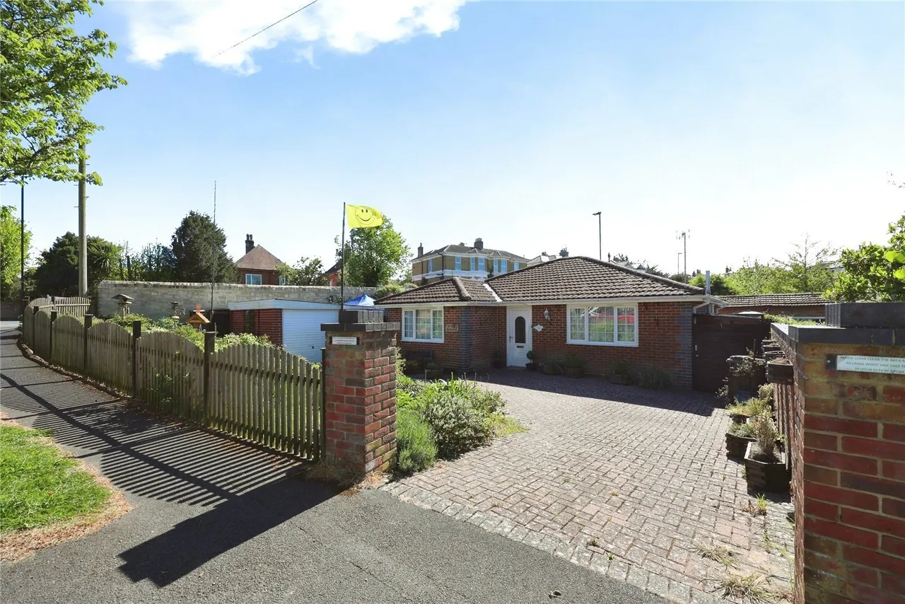 3 bed house for sale, Westwood Road, Ryde, PO33