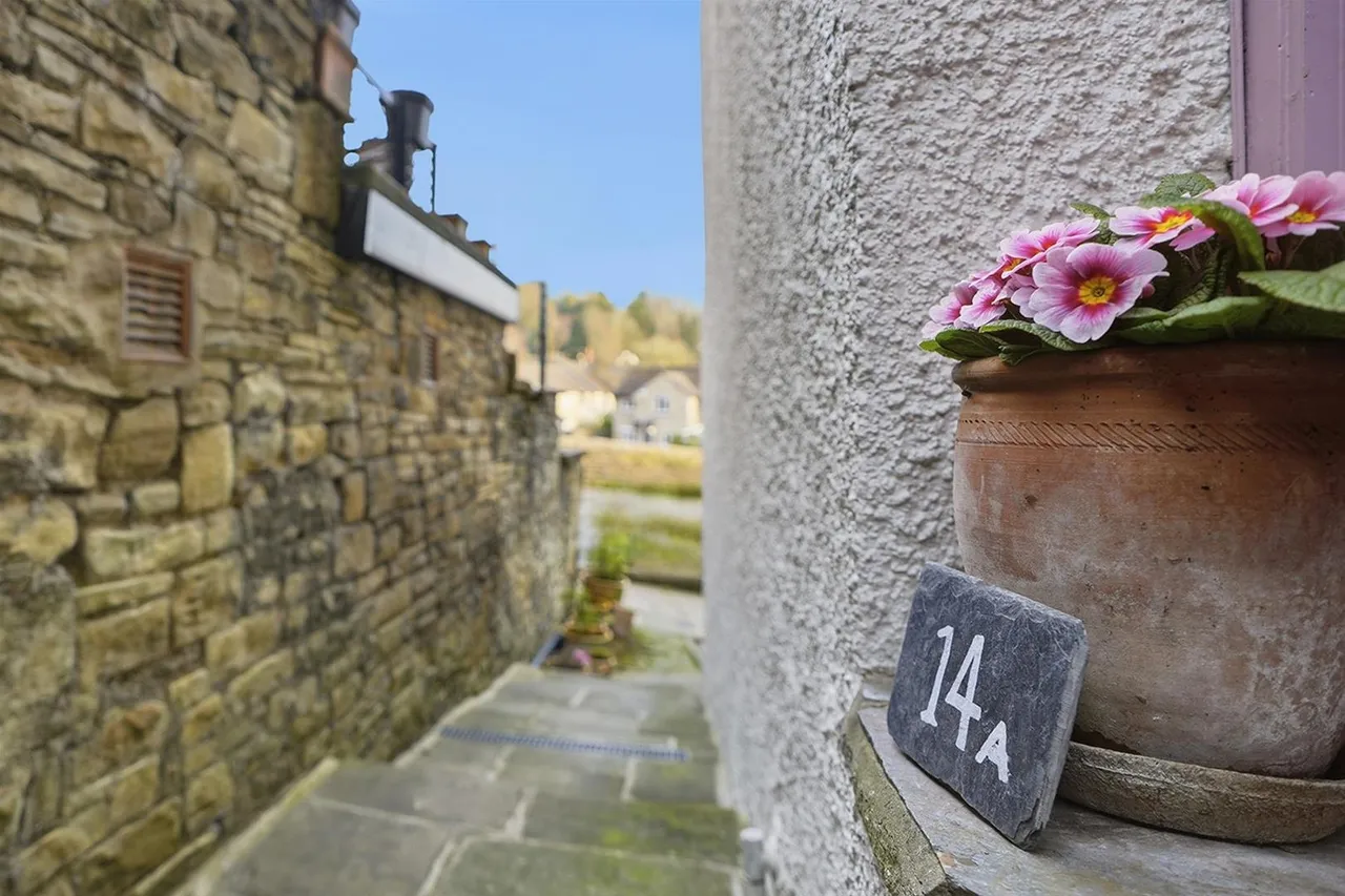 Shrigley Road, Bollington, photo 38